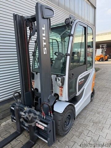 Electric 4-wheel forklift Still RX60-25