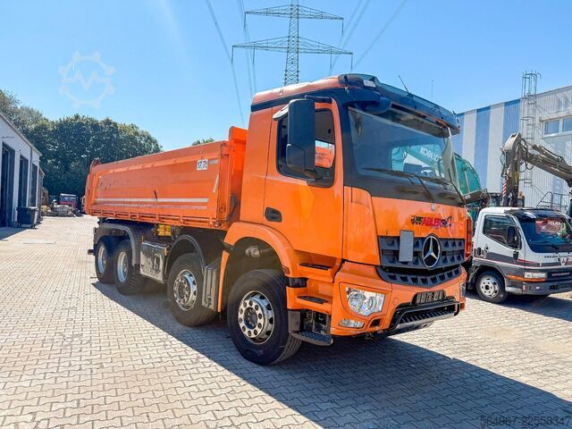 Three-sided tipper truck MERCEDES-BENZ Arocs 3243 3.S.K Motorschaden