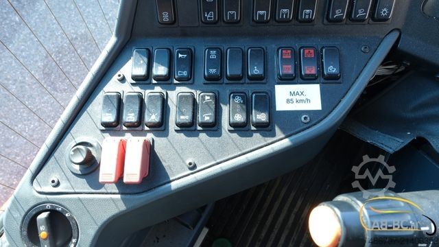 Motor coach MERCEDES-BENZ Integro 49 Sitze EURO 5