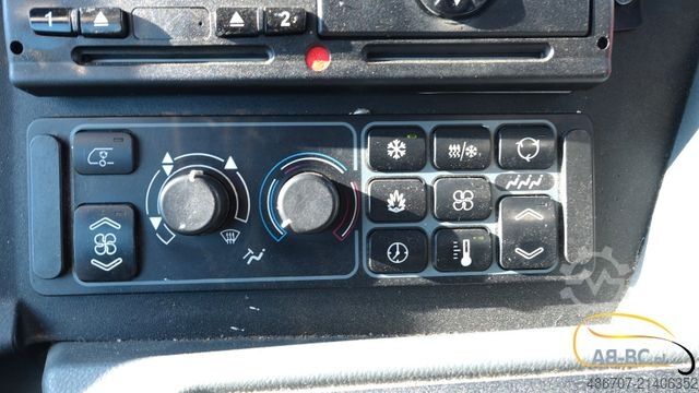 Motor coach MERCEDES-BENZ Integro 49 Sitze EURO 5