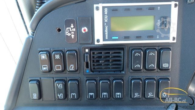 Motor coach MERCEDES-BENZ Integro 49 Sitze EURO 5