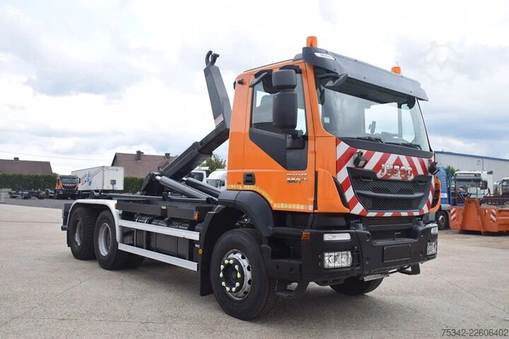 Hook arm system Iveco Trakker 360