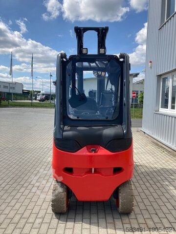 Electric 4-wheel forklift Linde E30HL-01/600