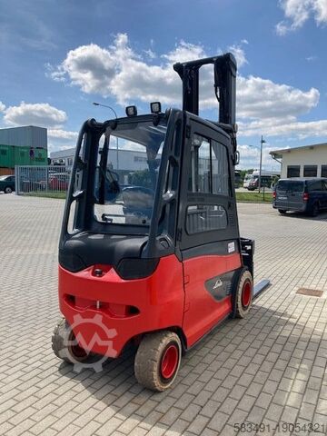 Electric 4-wheel forklift Linde E30HL-01/600
