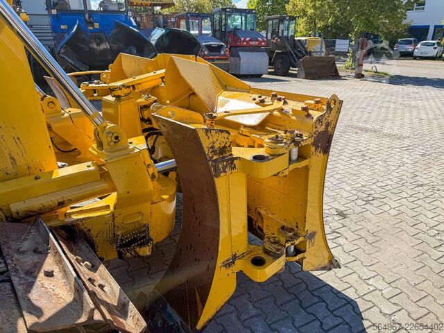 Planierraupe Komatsu D65PXI-18 mit Heckaufreißer GPS