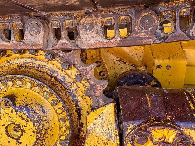 Planierraupe Komatsu D65PXI-18 mit Heckaufreißer GPS