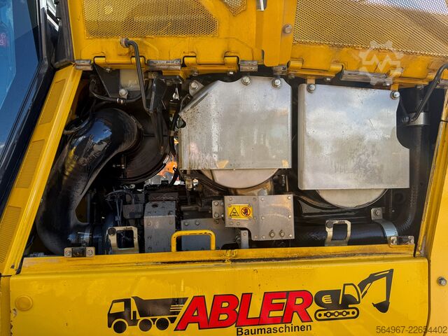 Planierraupe Komatsu D65PXI-18 mit Heckaufreißer GPS