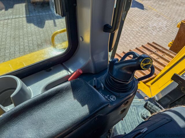 Planierraupe Komatsu D65PXI-18 mit Heckaufreißer GPS