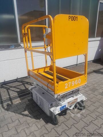 Scissor lift Custom Equipment P830CE