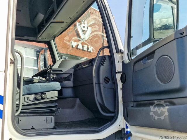 Standard-SZM Volvo FH 520 xl - i-shift - sliding 5th wheel - fridge