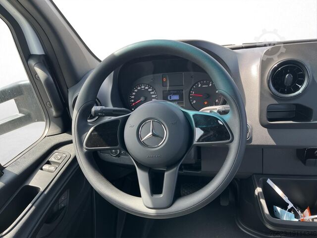 Pick-up van Mercedes-Benz Sprinter 519 CDI 4x4 DOKA Pritsche Klima Standh. AHK 3,5t Schwingsitz