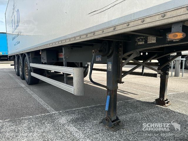 Box semitrailer Fruehauf Semitrailer Dryfreight Standard Porte relevante