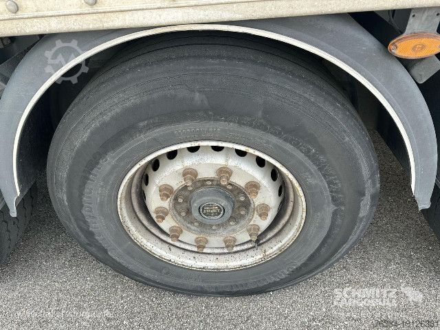 Box semitrailer Fruehauf Semitrailer Dryfreight Standard Porte relevante