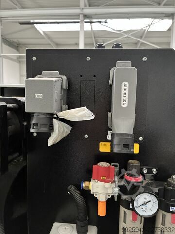 Spritzgießmaschine YIZUMI FF160 (Vollelektrisch)