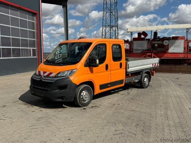 Plattformanhänger Citroën Pritsche DoKa / 7 Sitze / 2021