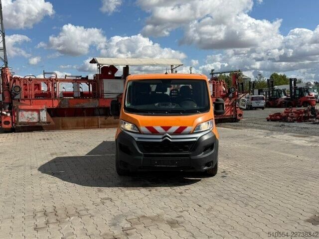 Plattformanhänger Citroën Pritsche DoKa / 7 Sitze / 2021