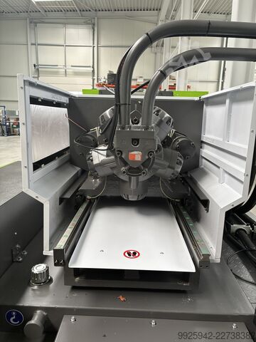 Spritzgießmaschine YIZUMI UN420A5/ IU3330 D=92