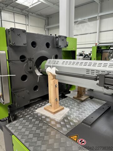 Spritzgießmaschine YIZUMI UN420A5/ IU3330 D=92