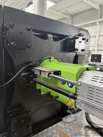 Spritzgießmaschine YIZUMI FF300 (Vollelektrisch)