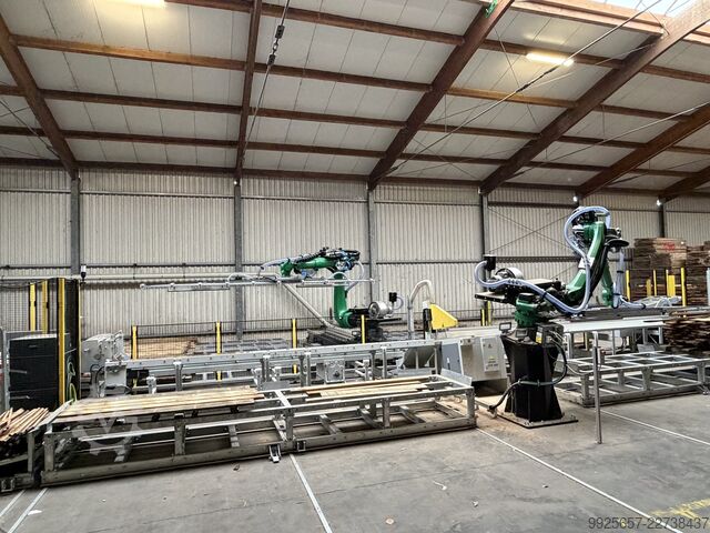 Automatische Brettersortier + Sägeanlage JAC Automation & Robotik ; Kuka 