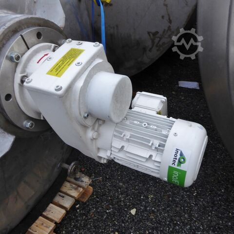 7500 Liter Rührwerksbehälter aus V2A mit Becherrührwerk 6855