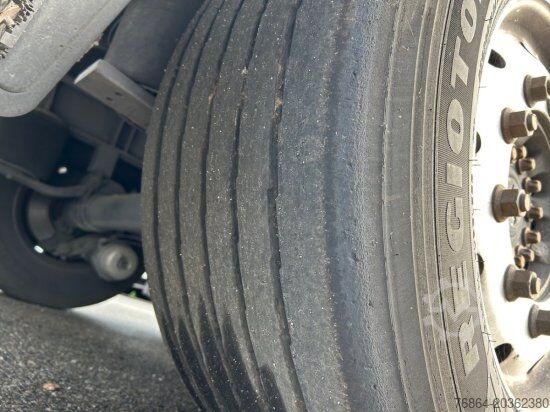 Low loader semitrailer SCHMITZ SCB S3B SKO24, KüHLAUFLIEGER, TK SLXE 400, LIFTACHSE, FLEISCHBAHNEN