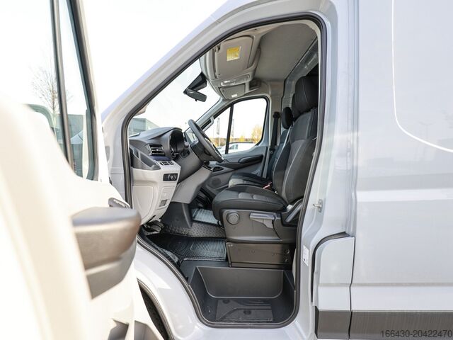 High top van Maxus DELIVER 9