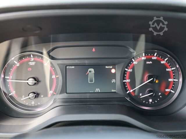 High top van Maxus DELIVER 9