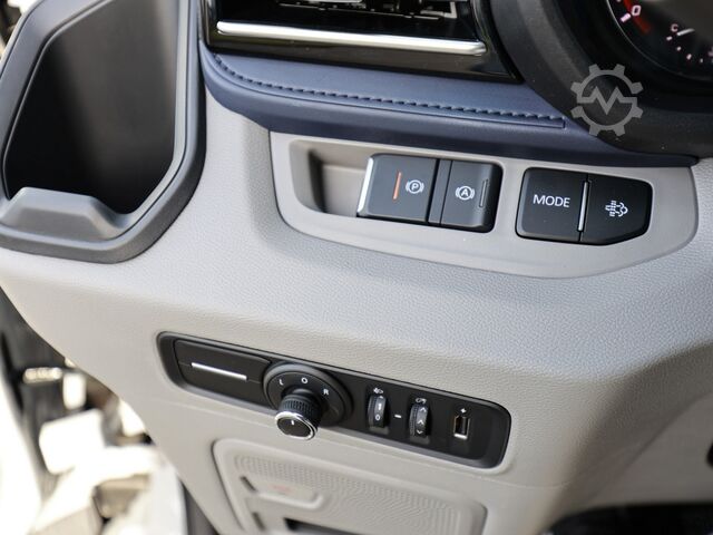 High top van Maxus DELIVER 9