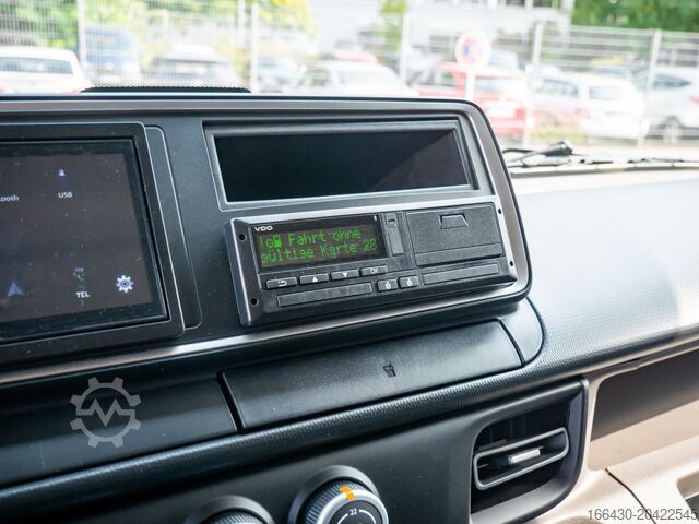 Transporter mit Koffer FUSO Canter e 7C18e Koffer LBW 200km Reichw Klima LED