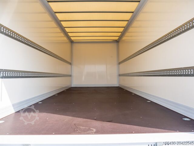 Transporter mit Koffer FUSO Canter e 7C18e Koffer LBW 200km Reichw Klima LED