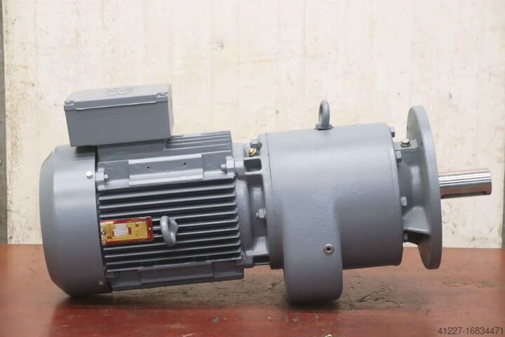 Getriebemotor 7,5 kW 27 U/min SEW Vector DFV 132M-4