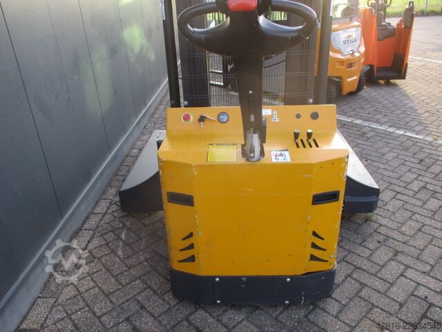 Vierwege-Gabelstapler FAC 4V-XT3020