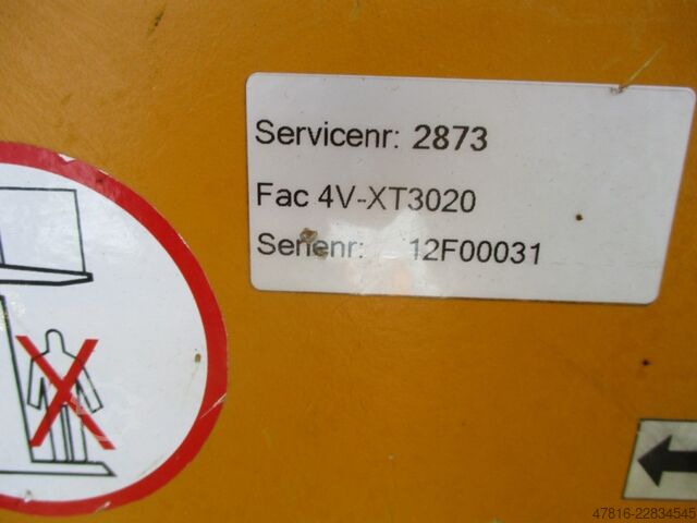 Vierwege-Gabelstapler FAC 4V-XT3020