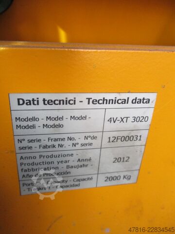 Vierwege-Gabelstapler FAC 4V-XT3020