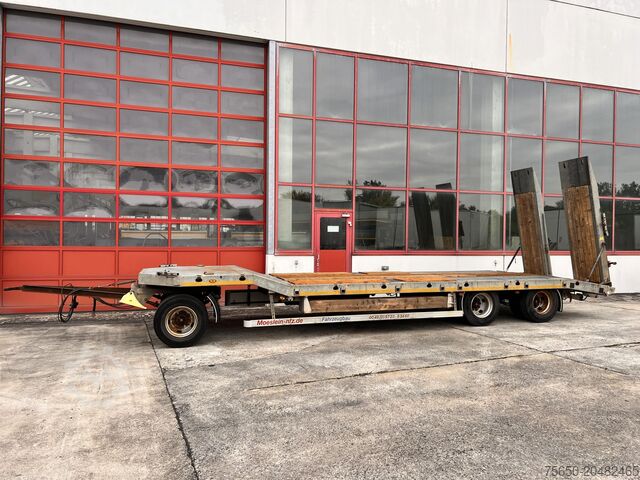 Tieflader Anhänger Möslein TF3 Schwebheim  3 Achs Tiefladeranhänger