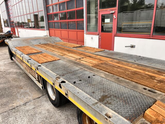 Tieflader Anhänger Möslein TF3 Schwebheim  3 Achs Tiefladeranhänger