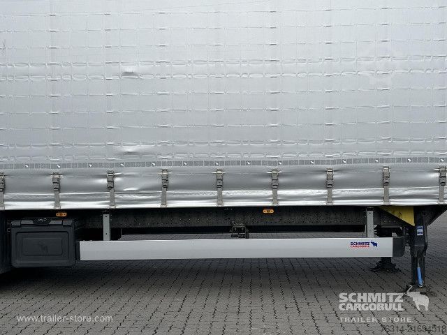 Auflieger mit Pritsche & Plane Schmitz Cargobull Curtainsider Mega Getränke