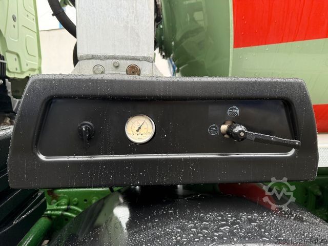 Betonmischer LKW MERCEDES-BENZ AROCS 3240 8x4 Betonmischer Liebherr 9 m³