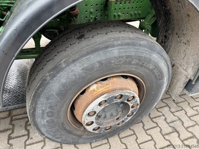 Betonmischer LKW MERCEDES-BENZ AROCS 3240 8x4 Betonmischer Liebherr 9 m³