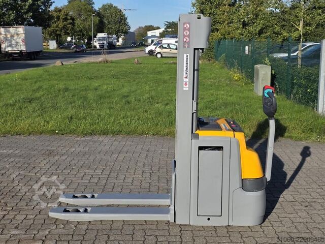 Pedestrian Stacker Jungheinrich EJC214
