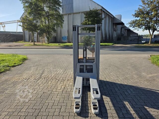 Pedestrian Stacker Jungheinrich EJC214