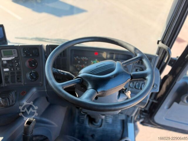 Road sweeper SCANIA P94 GB 4x2 NA 230 Kehrmaschine