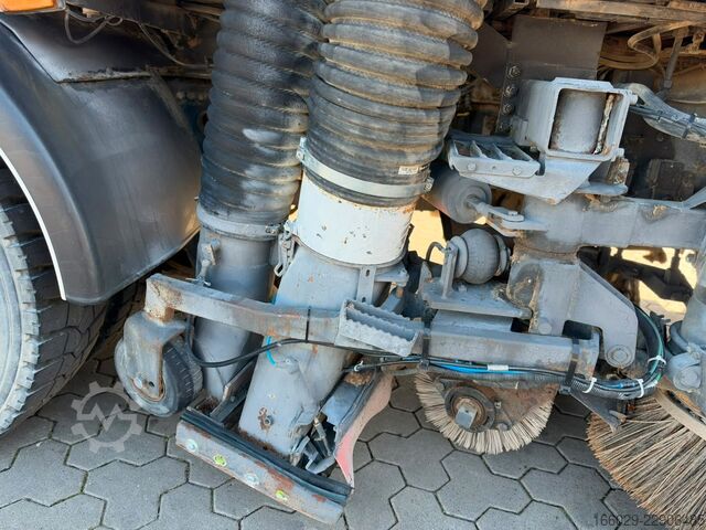 Road sweeper SCANIA P94 GB 4x2 NA 230 Kehrmaschine