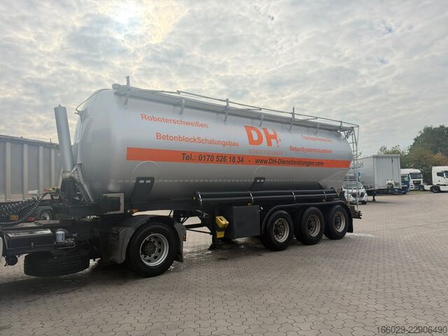Silo semitrailer KÄSSBOHRER 3-Achs Silo für Staubgut