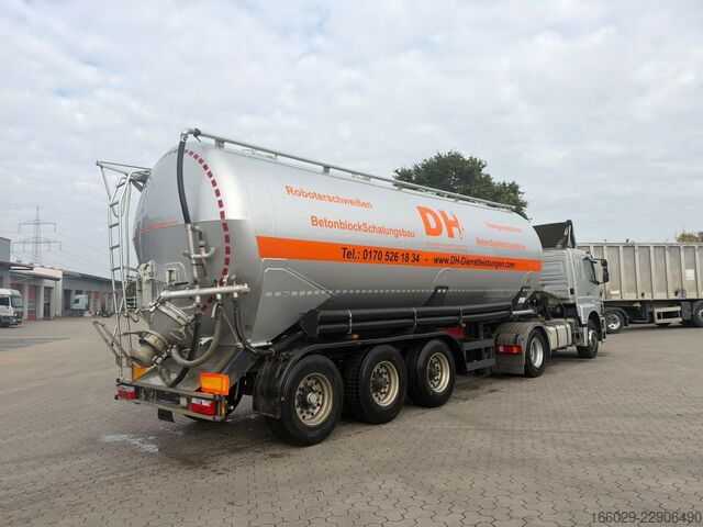 Silo semitrailer KÄSSBOHRER 3-Achs Silo für Staubgut