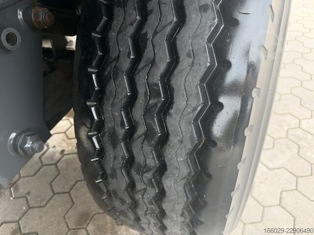 Silo semitrailer KÄSSBOHRER 3-Achs Silo für Staubgut