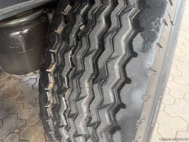 Silo semitrailer KÄSSBOHRER 3-Achs Silo für Staubgut