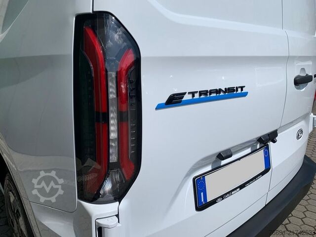 High top van Ford E-Custom 320 L1 - Trend   Km Zero