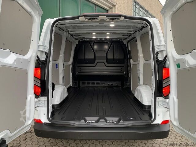 High top van Ford E-Custom 320 L1 - Trend   Km Zero
